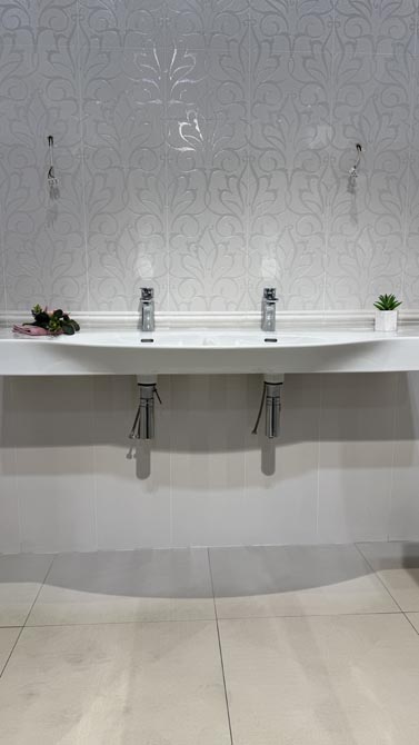 Laufen palace double wash basin with taps shelves and waste - Image 2